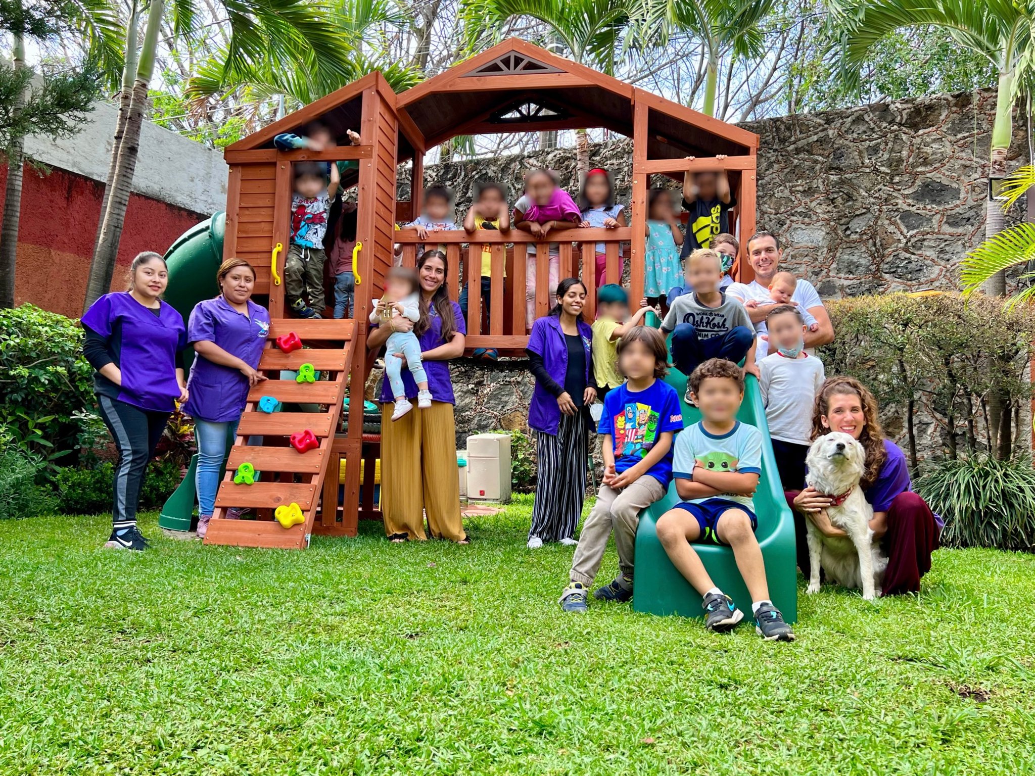 Equipo y comunidad de Centro Educativo Kimú